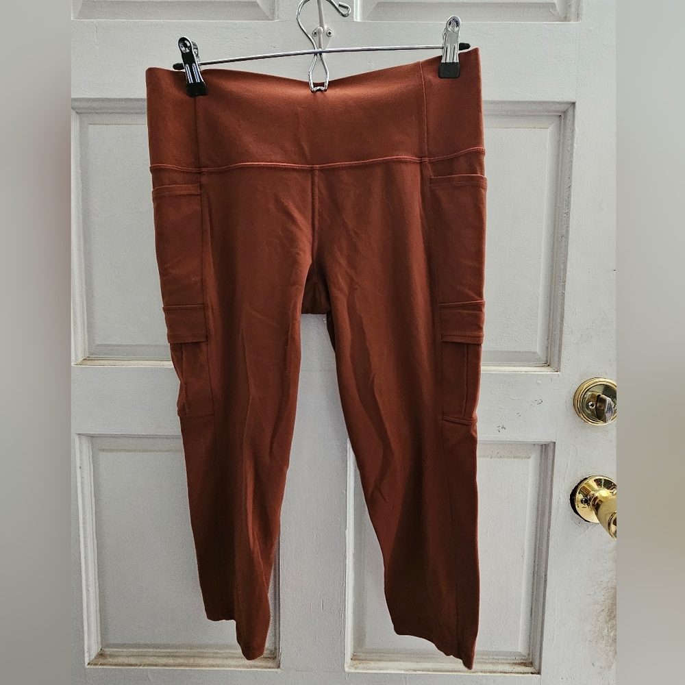 Athleta Salutation Cargo 7/8 - LP
